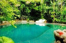 Tjampuhan Hotel pool